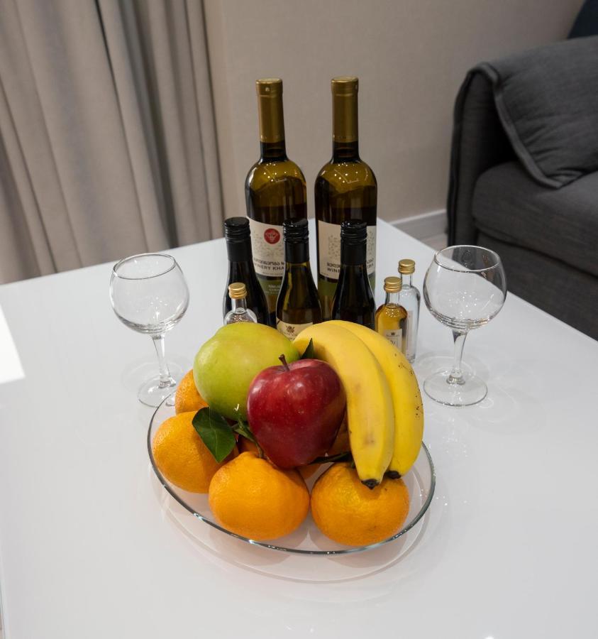Gq Premium Apartments In Alliance Palace Батуми Экстерьер фото