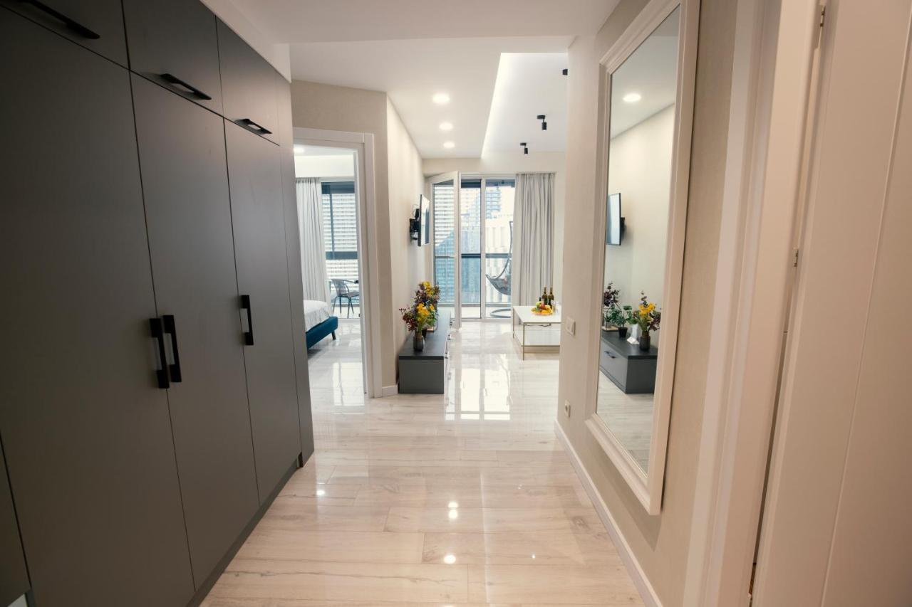 Gq Premium Apartments In Alliance Palace Батуми Экстерьер фото