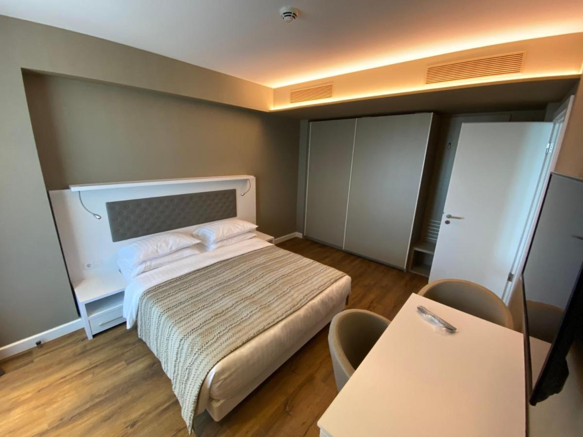 Gq Premium Apartments In Alliance Palace Батуми Экстерьер фото