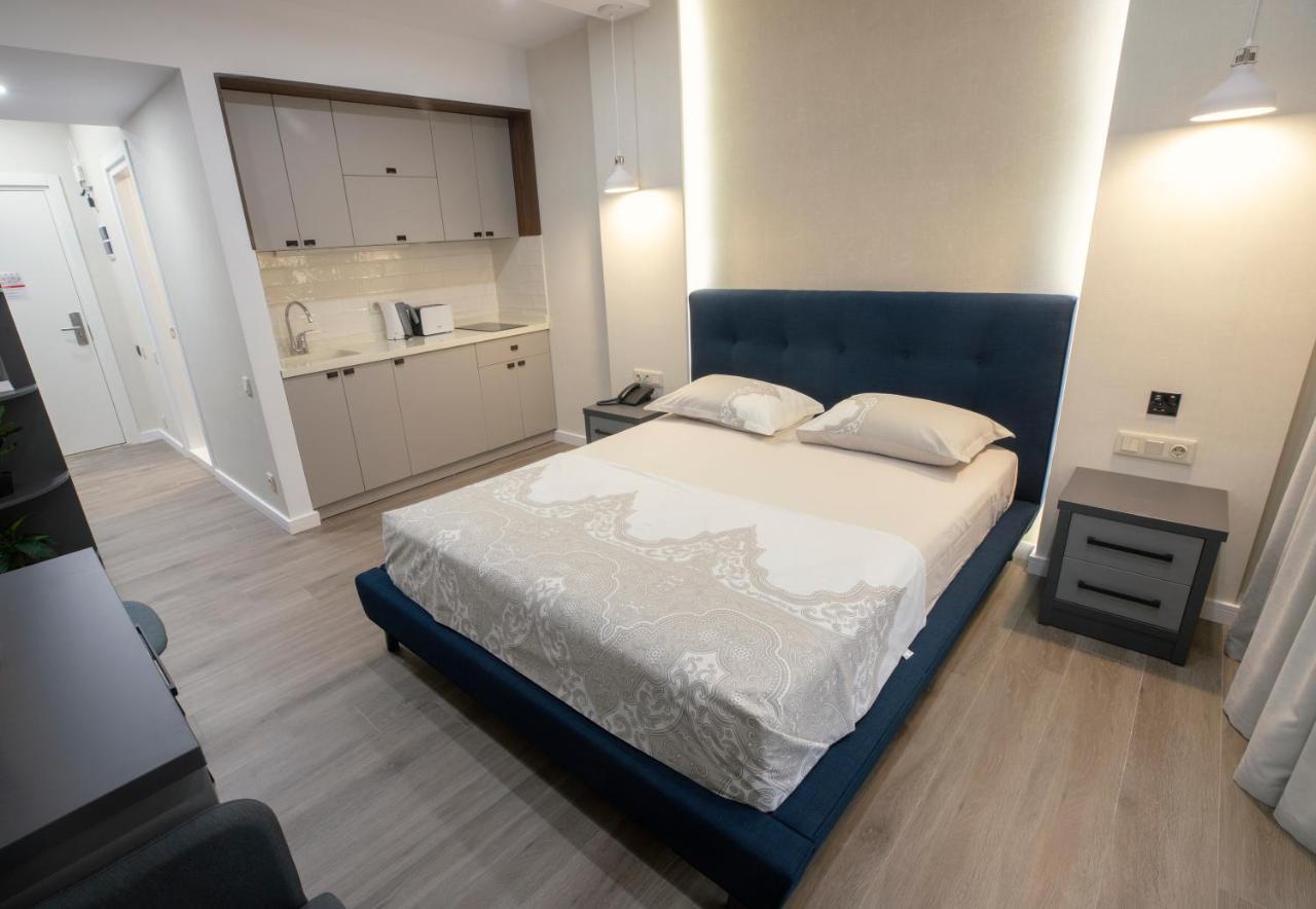 Gq Premium Apartments In Alliance Palace Батуми Экстерьер фото