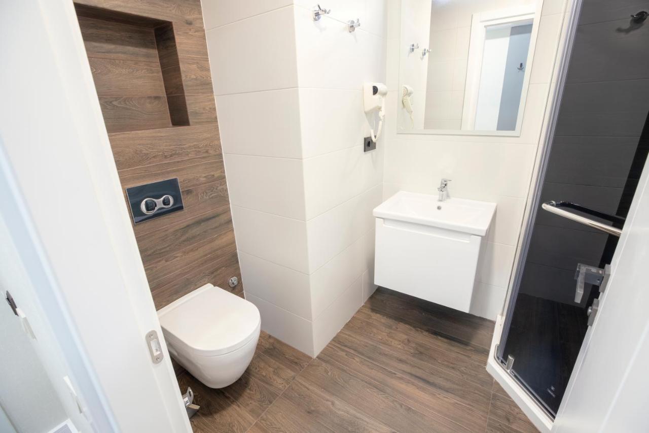 Gq Premium Apartments In Alliance Palace Батуми Экстерьер фото