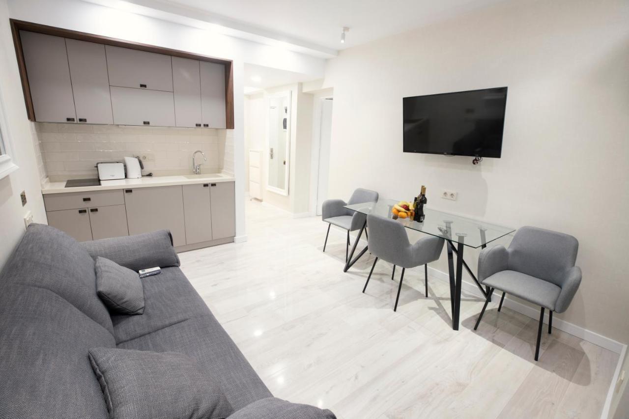 Gq Premium Apartments In Alliance Palace Батуми Экстерьер фото