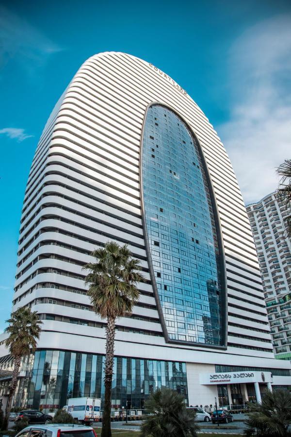 Gq Premium Apartments In Alliance Palace Батуми Экстерьер фото